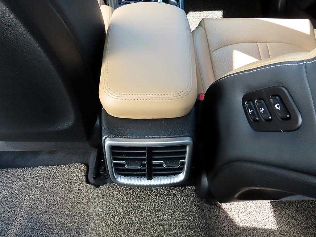 Kia K5 — photo 18