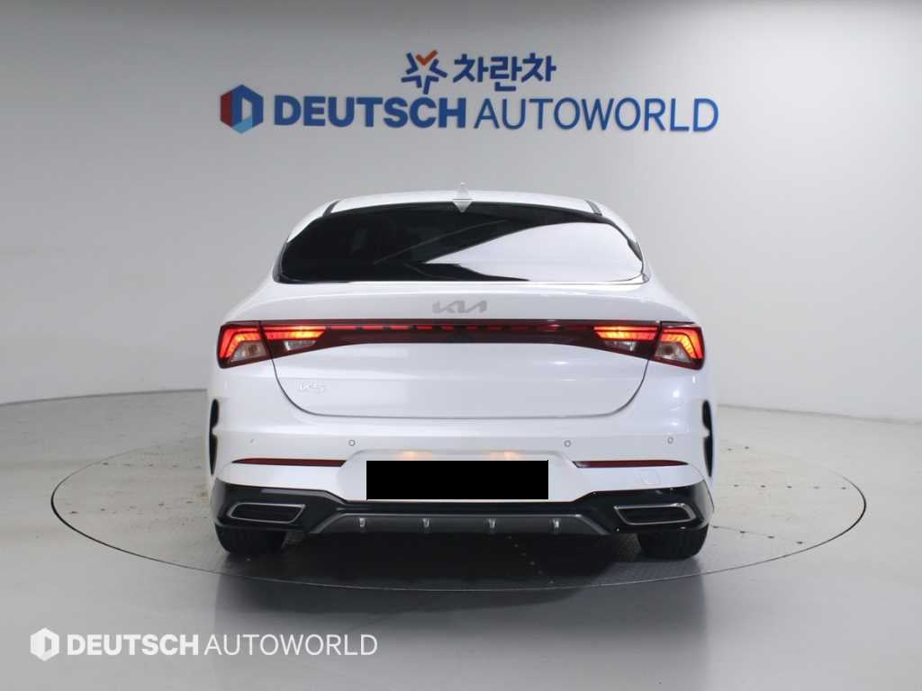 Kia K5 — photo 04