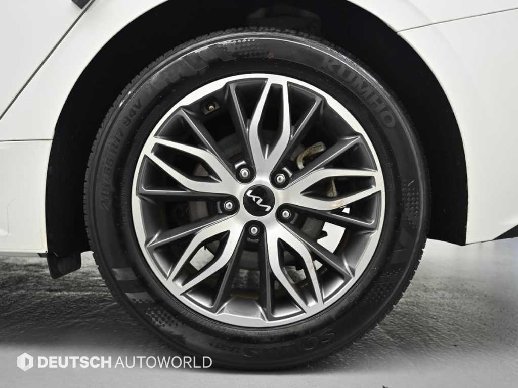 Kia K5 — photo 05
