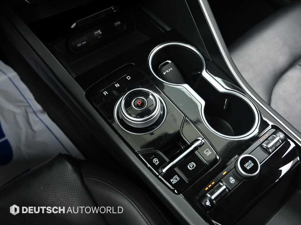 Kia K5 — photo 09