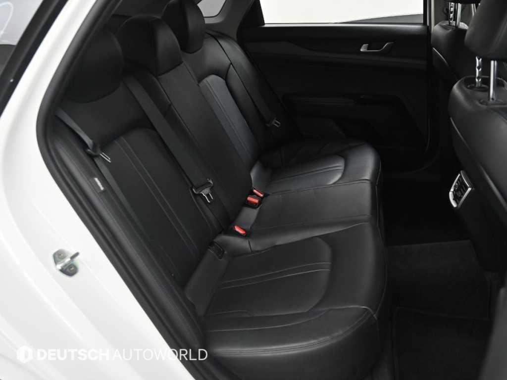 Kia K5 — photo 12
