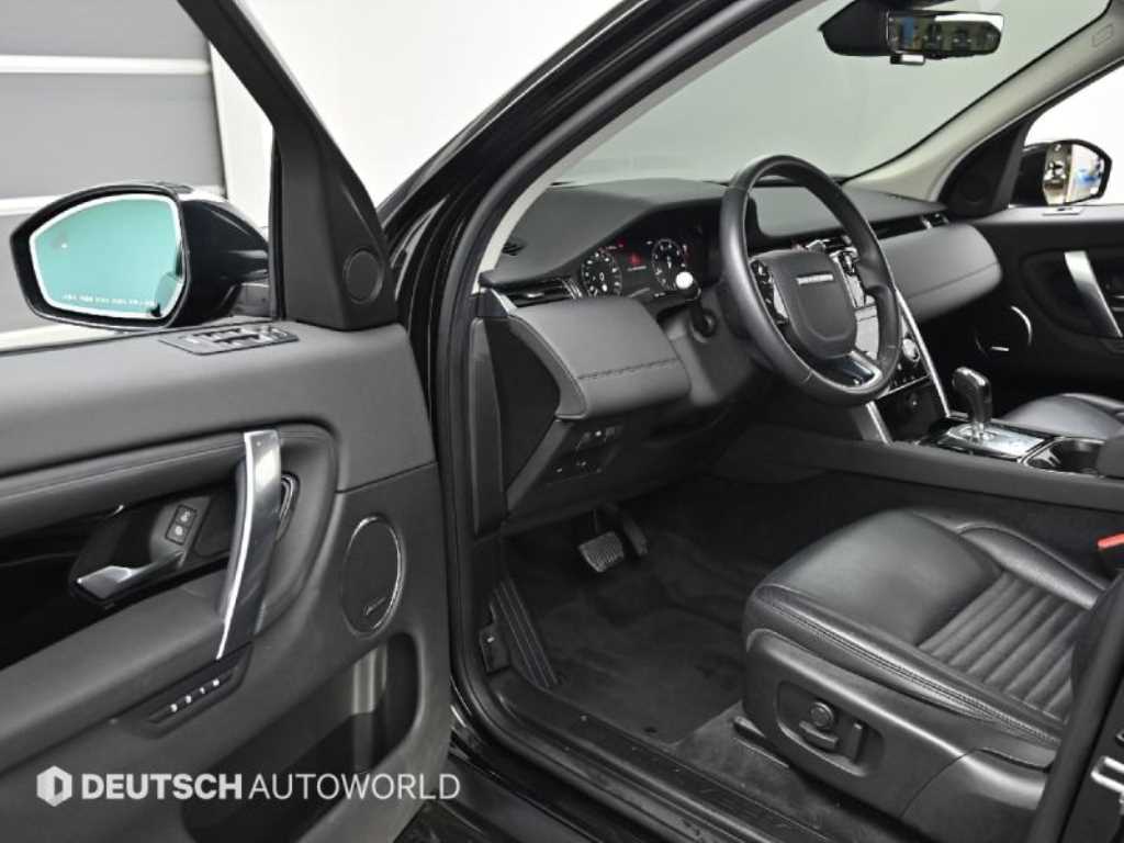 Land Rover Discovery Sport — photo 11