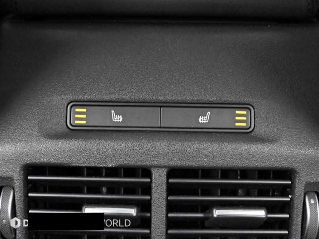 Land Rover Discovery Sport — photo 16