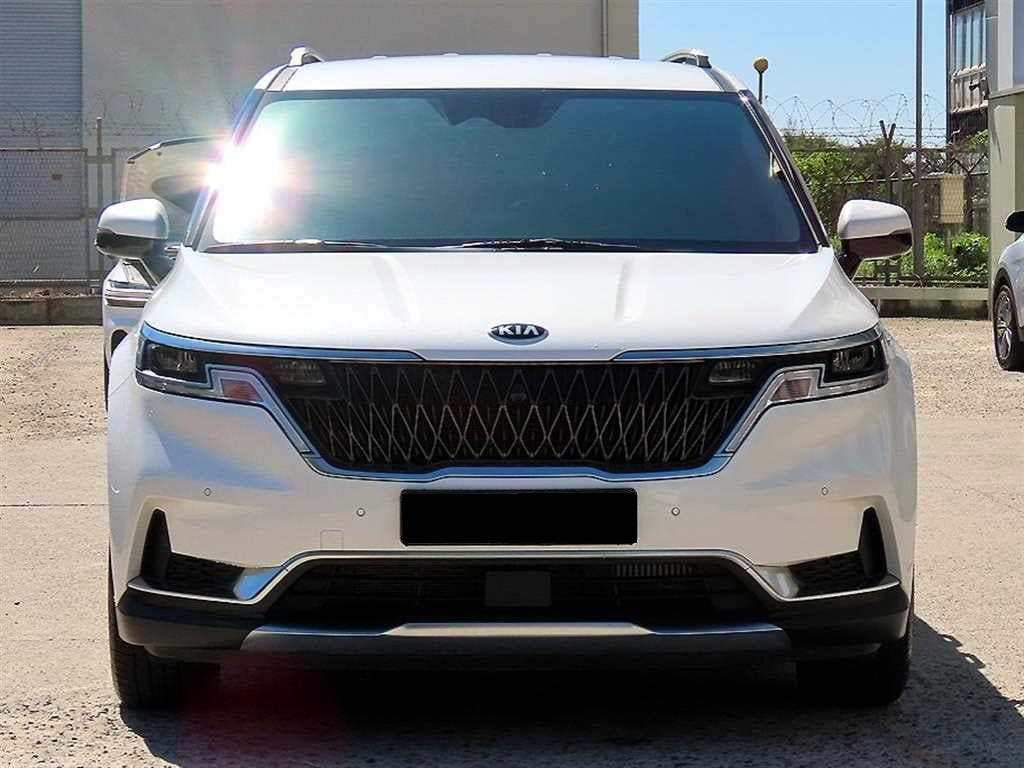 Kia Carnival — photo 01