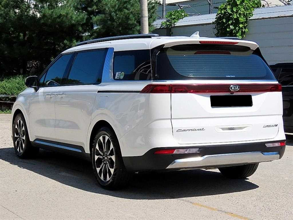 Kia Carnival — photo 03