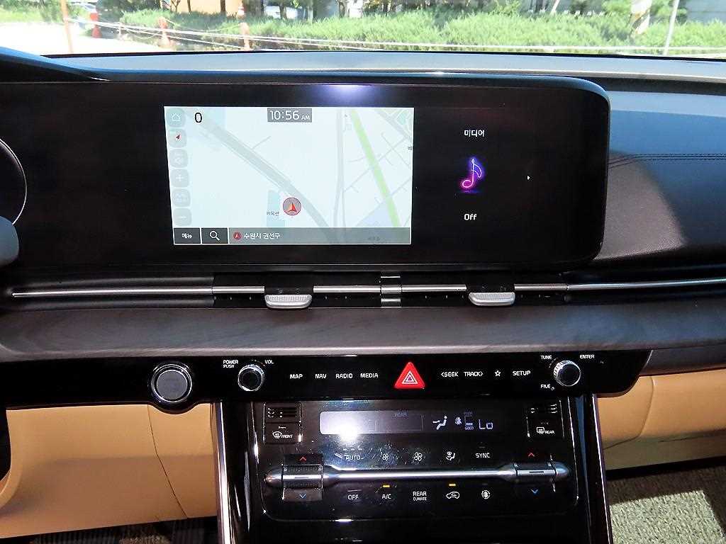 Kia Carnival — photo 13