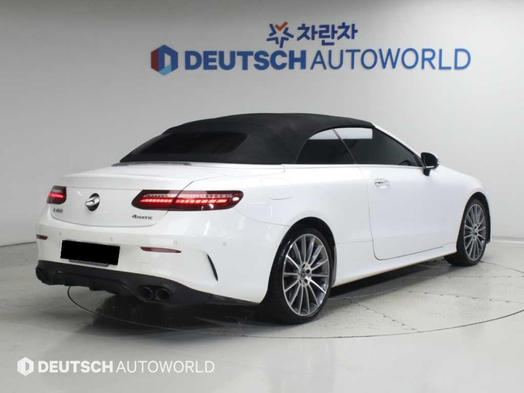 Mercedes-Benz E-Class — photo 02