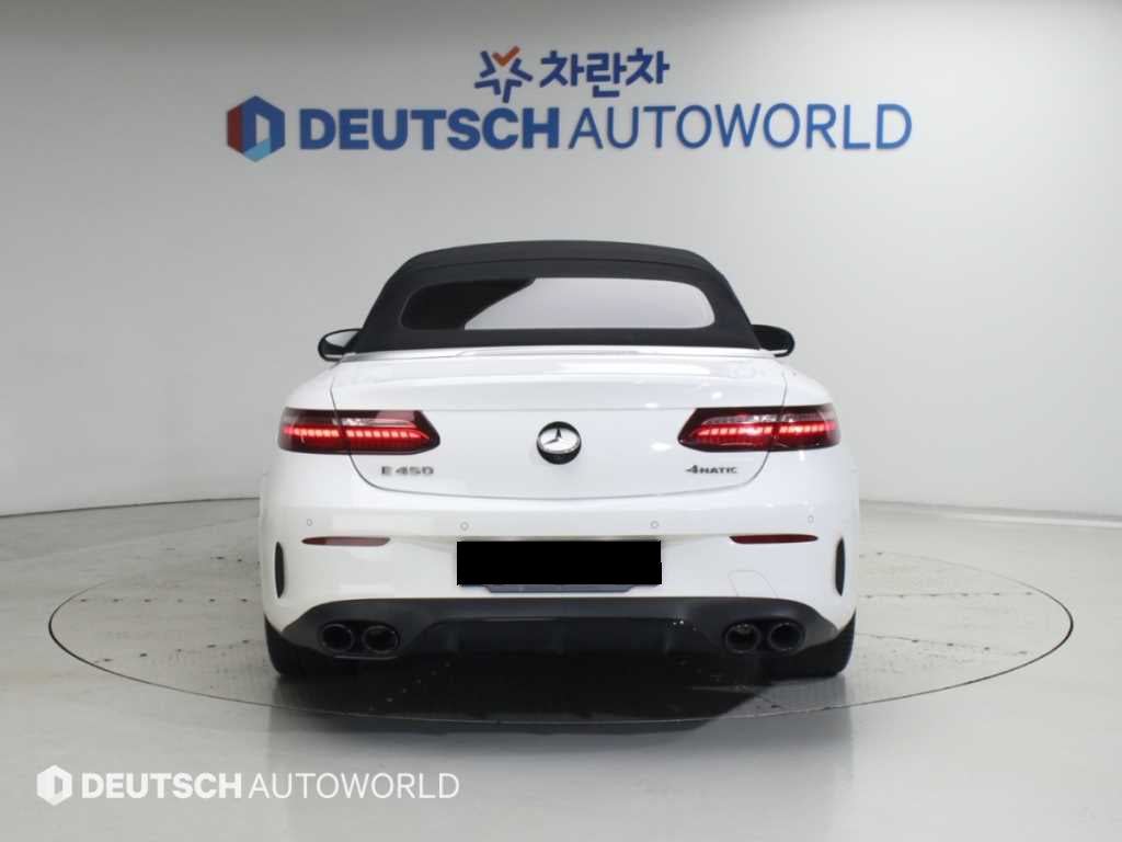 Mercedes-Benz E-Class — photo 04