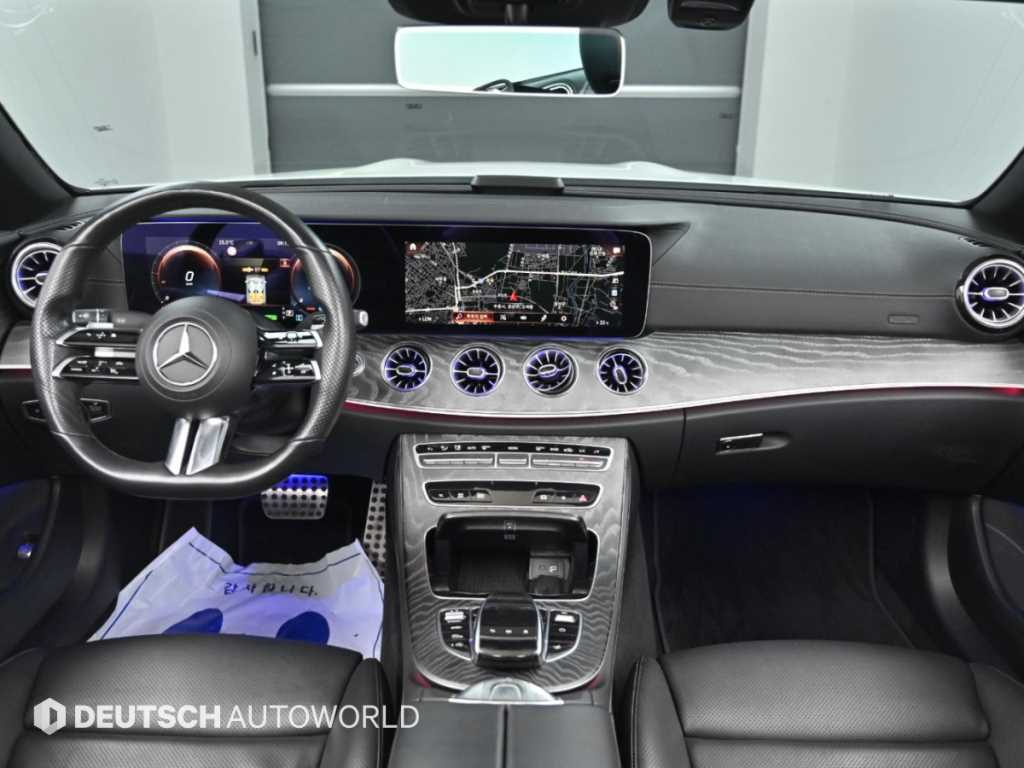 Mercedes-Benz E-Class — photo 07