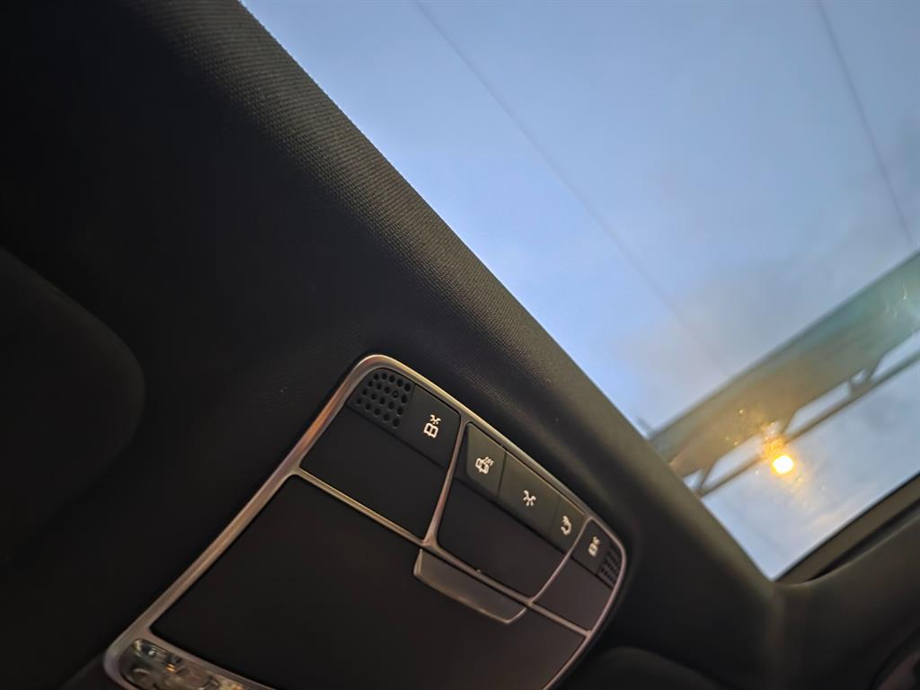 Mercedes-Benz S-Class — photo 11
