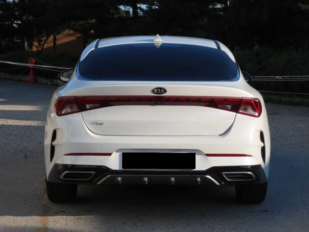 Kia K5 — photo 04
