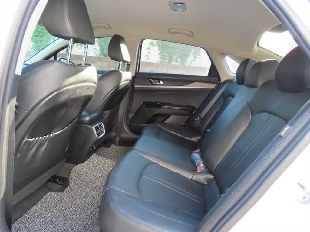 Kia K5 — photo 07
