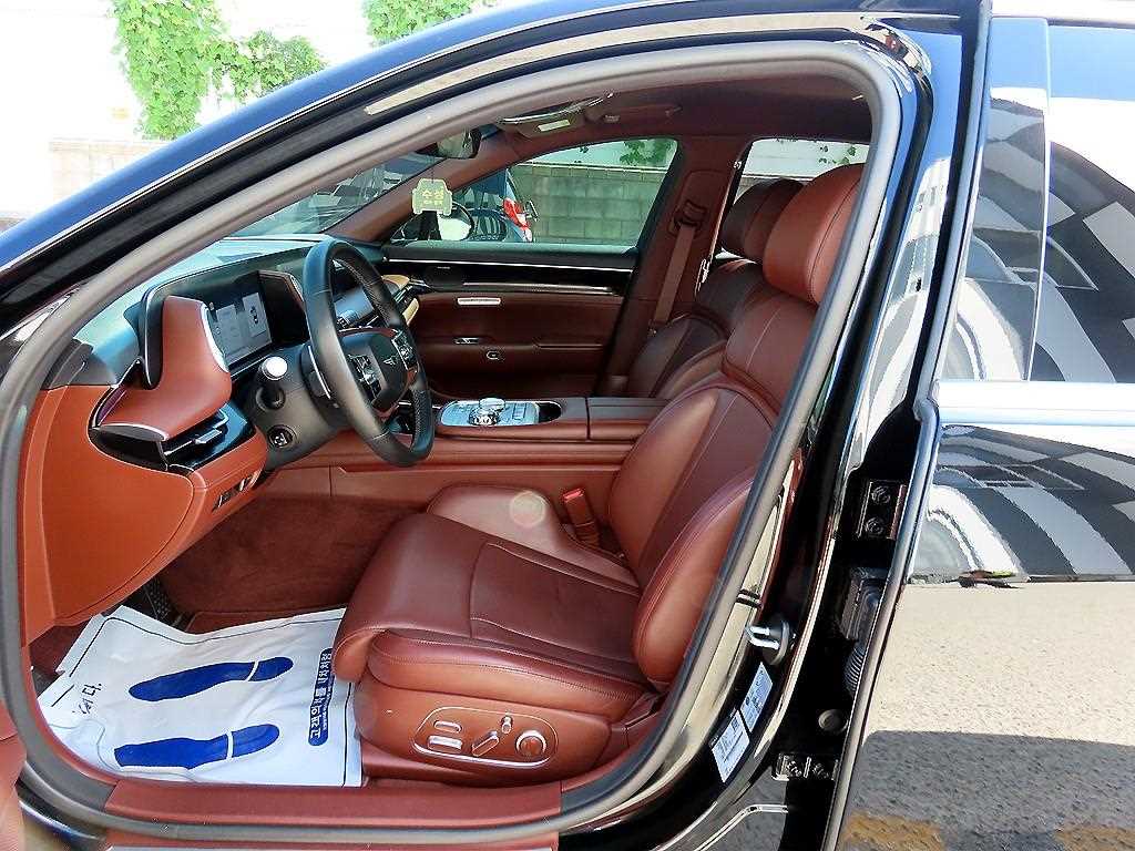 Genesis G90 — photo 05