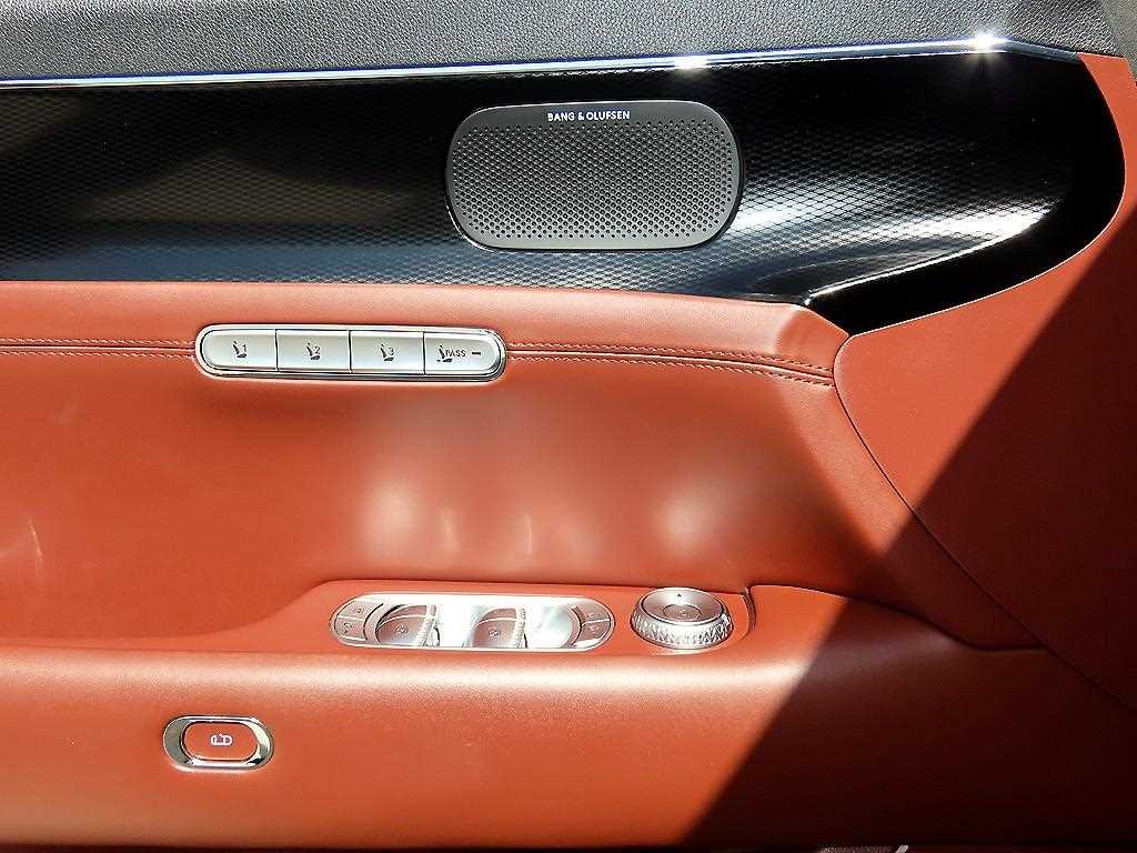 Genesis G90 — photo 11