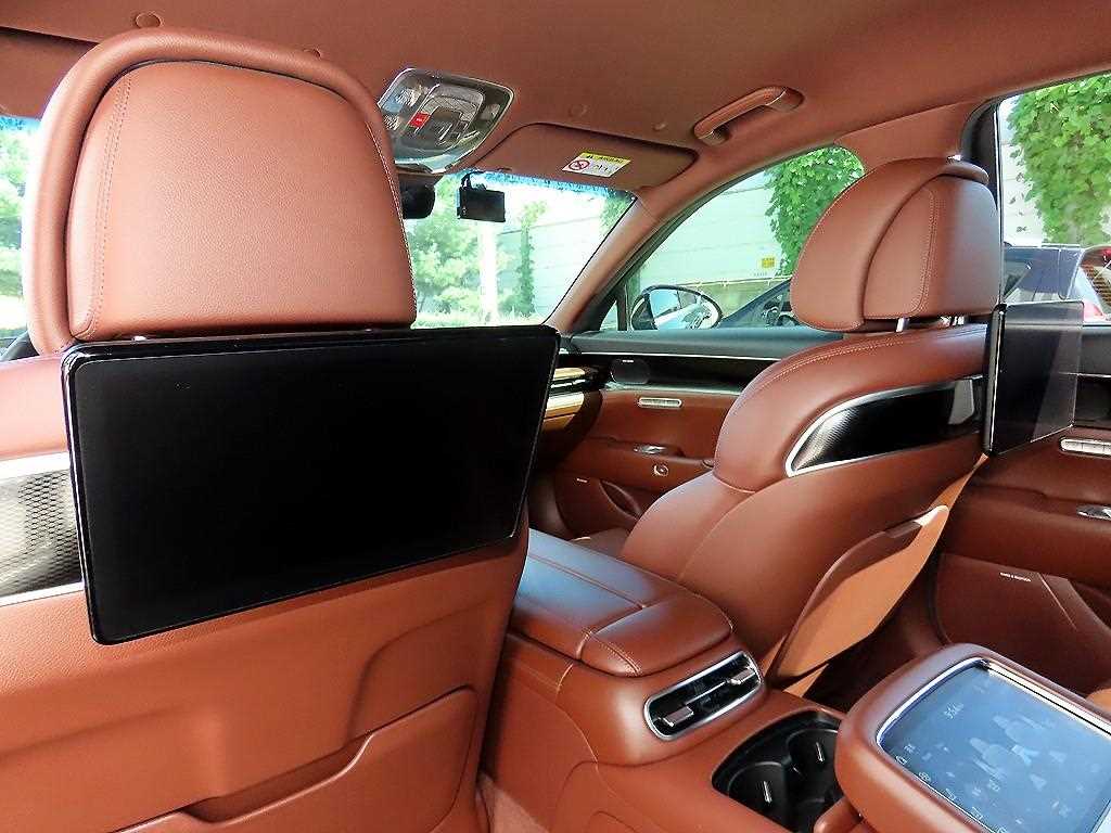 Genesis G90 — photo 16