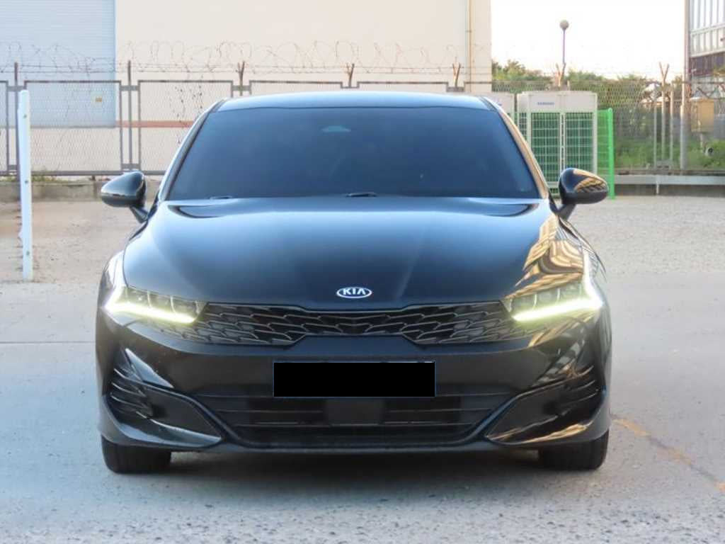 Kia K5 — photo 02