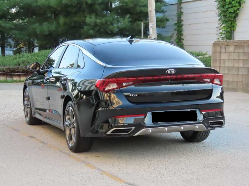 Kia K5 — photo 03