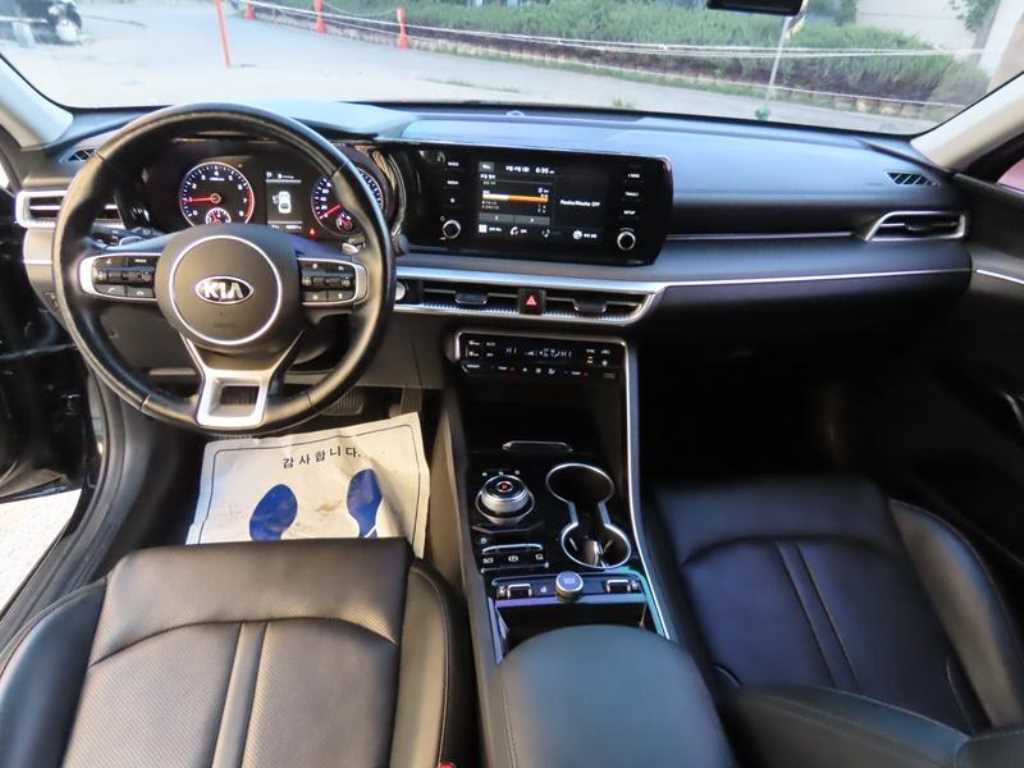 Kia K5 — photo 08