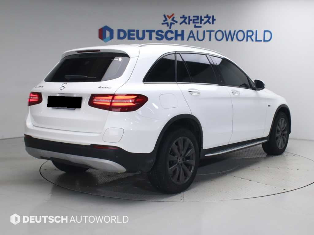 Mercedes-Benz GLC-Class — photo 02
