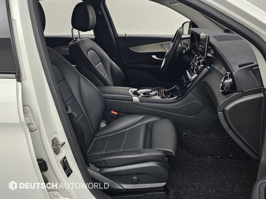 Mercedes-Benz GLC-Class — photo 10