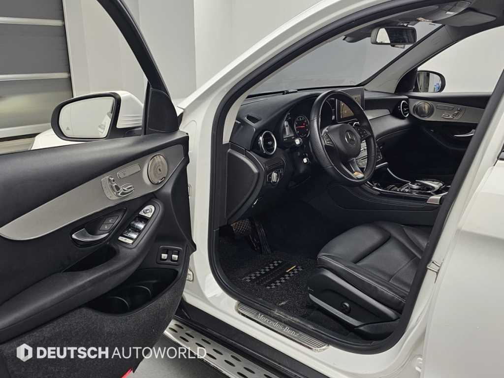 Mercedes-Benz GLC-Class — photo 11