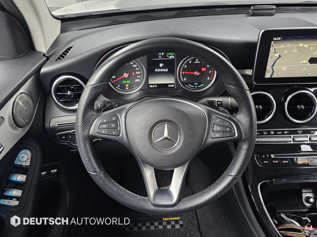 Mercedes-Benz GLC-Class — photo 13