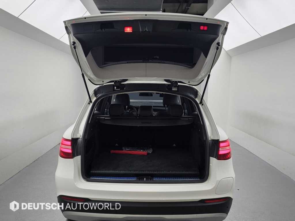 Mercedes-Benz GLC-Class — photo 19