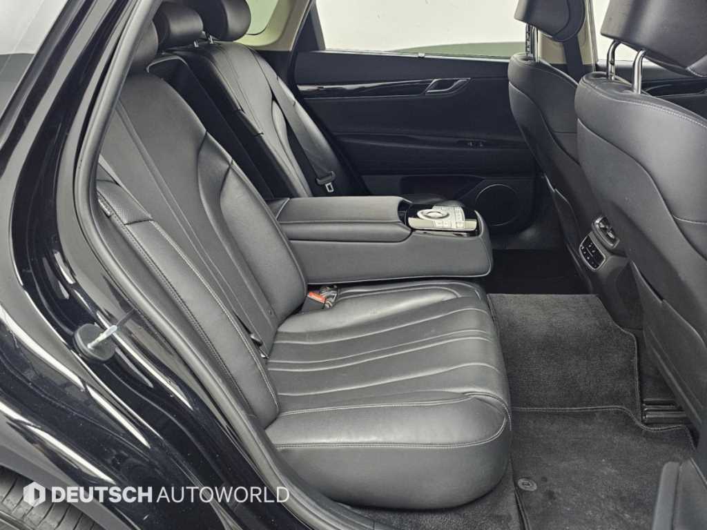 Genesis G80 — photo 12