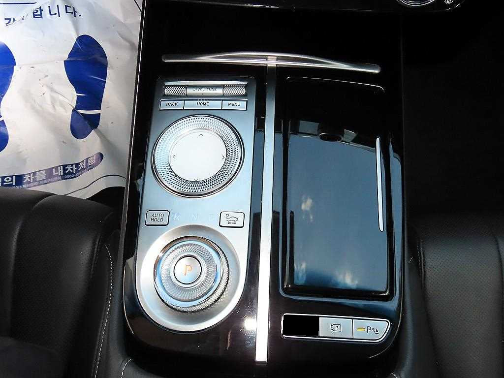 Genesis G80 — photo 11