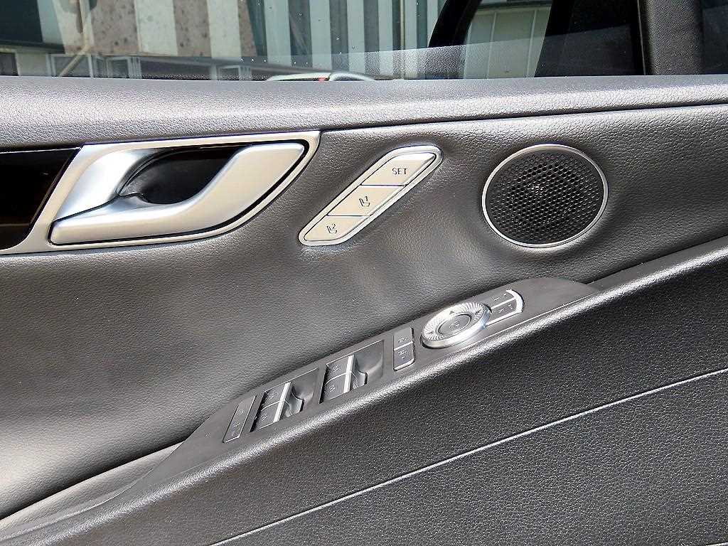 Genesis G80 — photo 12
