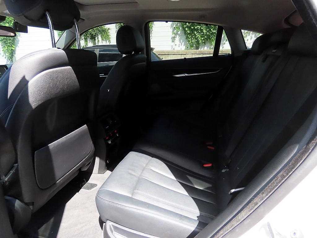 BMW X6 — photo 06