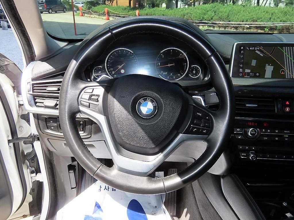 BMW X6 — photo 08