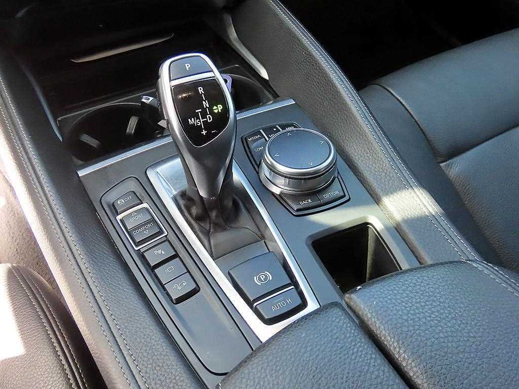 BMW X6 — photo 11