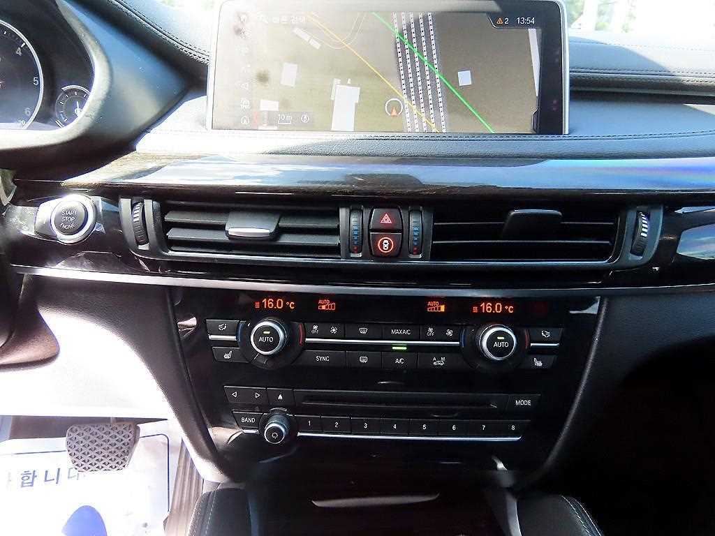 BMW X6 — photo 12