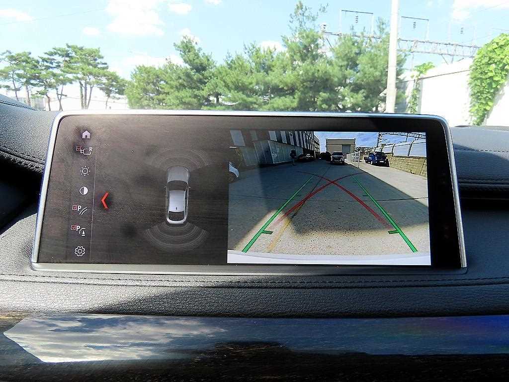 BMW X6 — photo 13