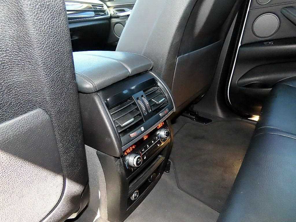 BMW X6 — photo 15