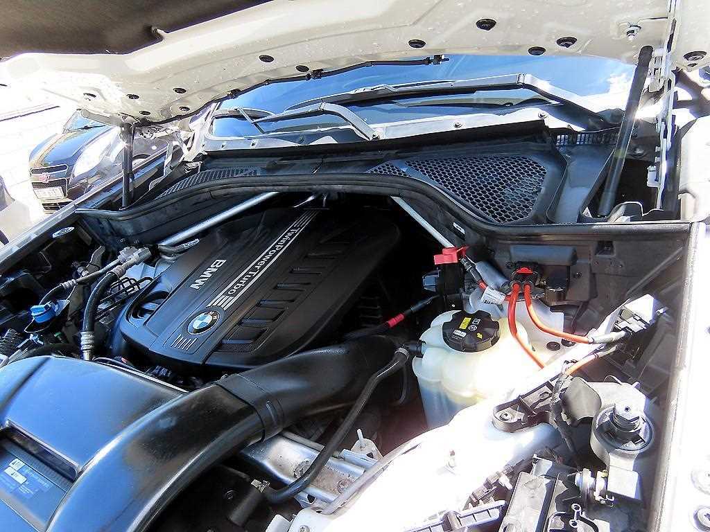 BMW X6 — photo 19