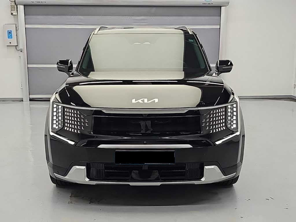 Kia EV9 — photo 01