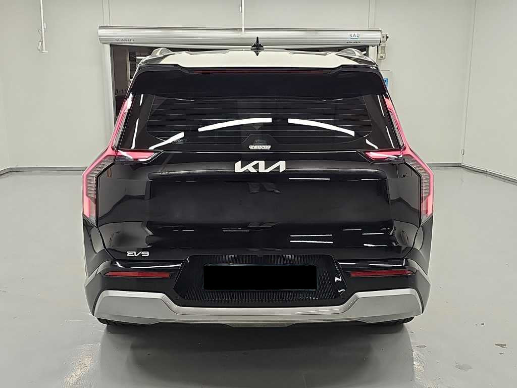 Kia EV9 — photo 03