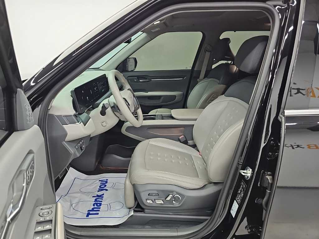 Kia EV9 — photo 11