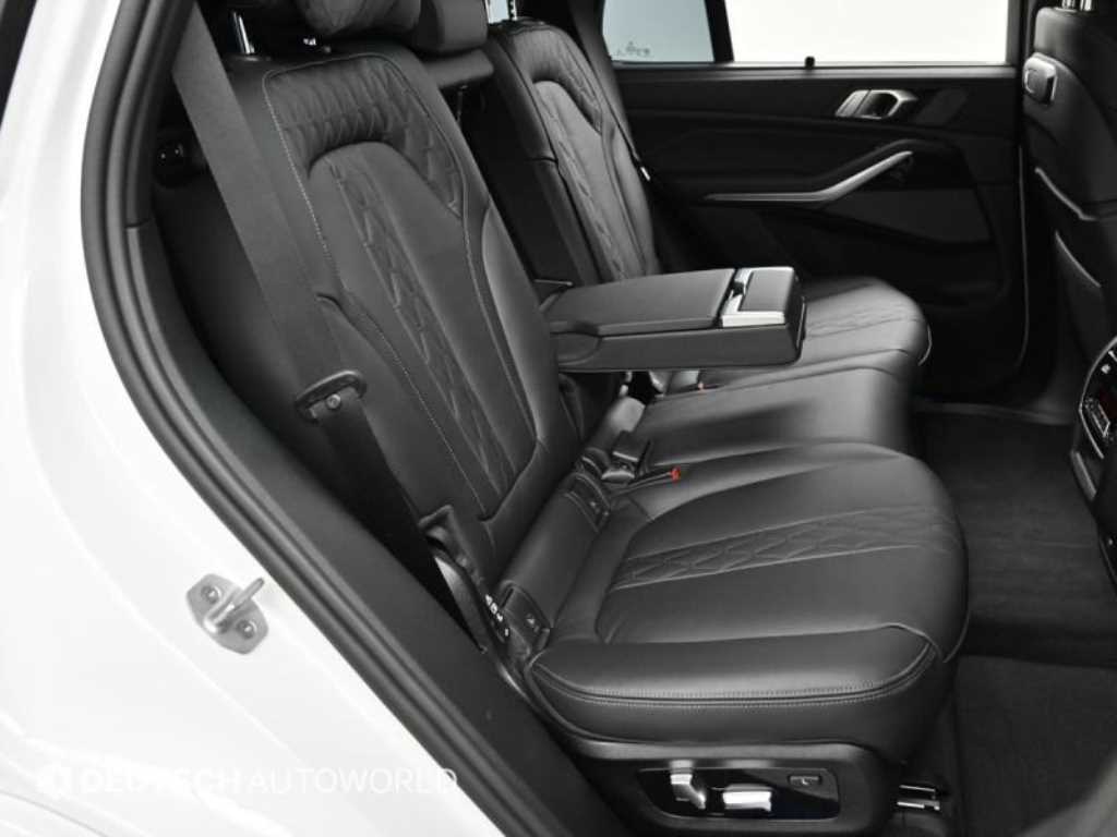 BMW X5 — photo 12