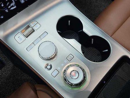 Genesis GV70 — photo 08