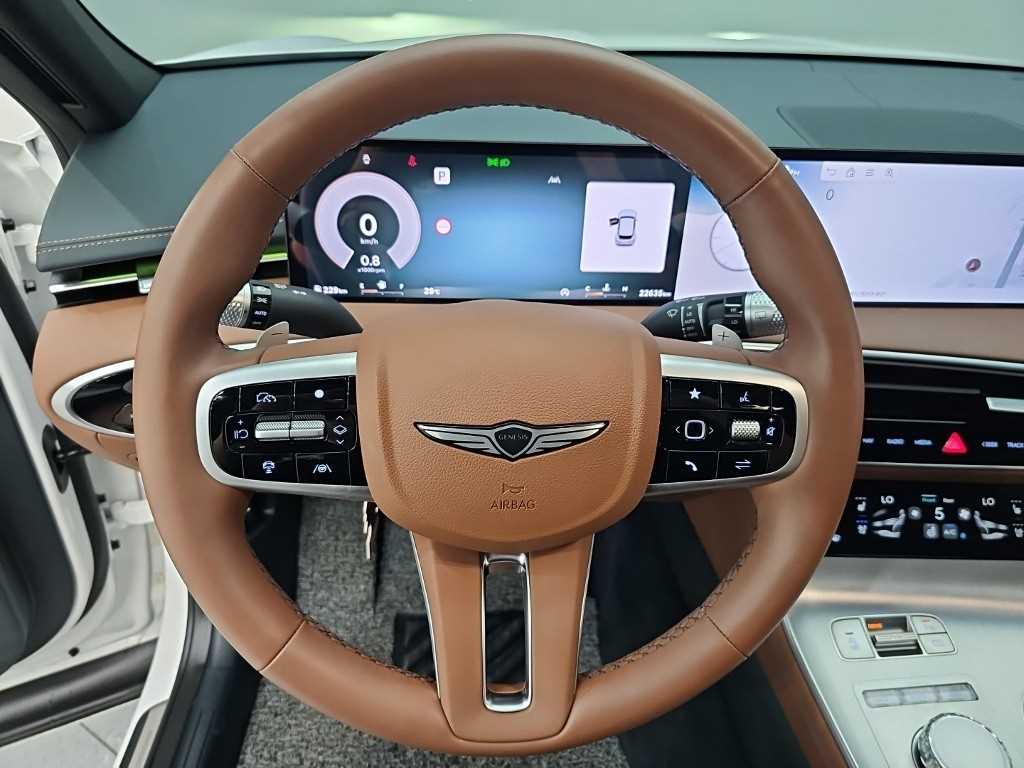 Genesis GV70 — photo 09