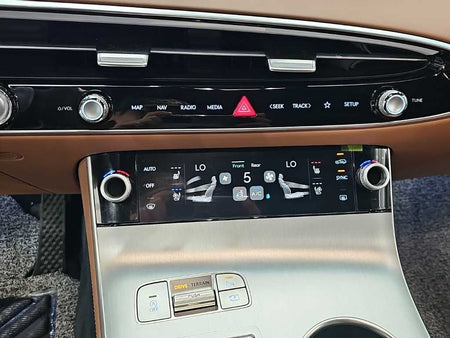 Genesis GV70 — photo 10