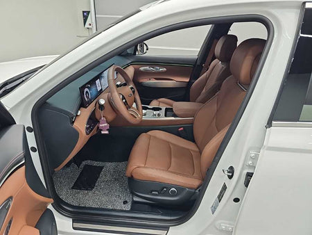 Genesis GV70 — photo 11