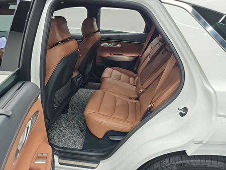 Genesis GV70 — photo 12