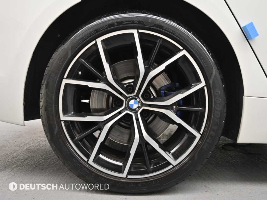 BMW 5-Series — photo 07