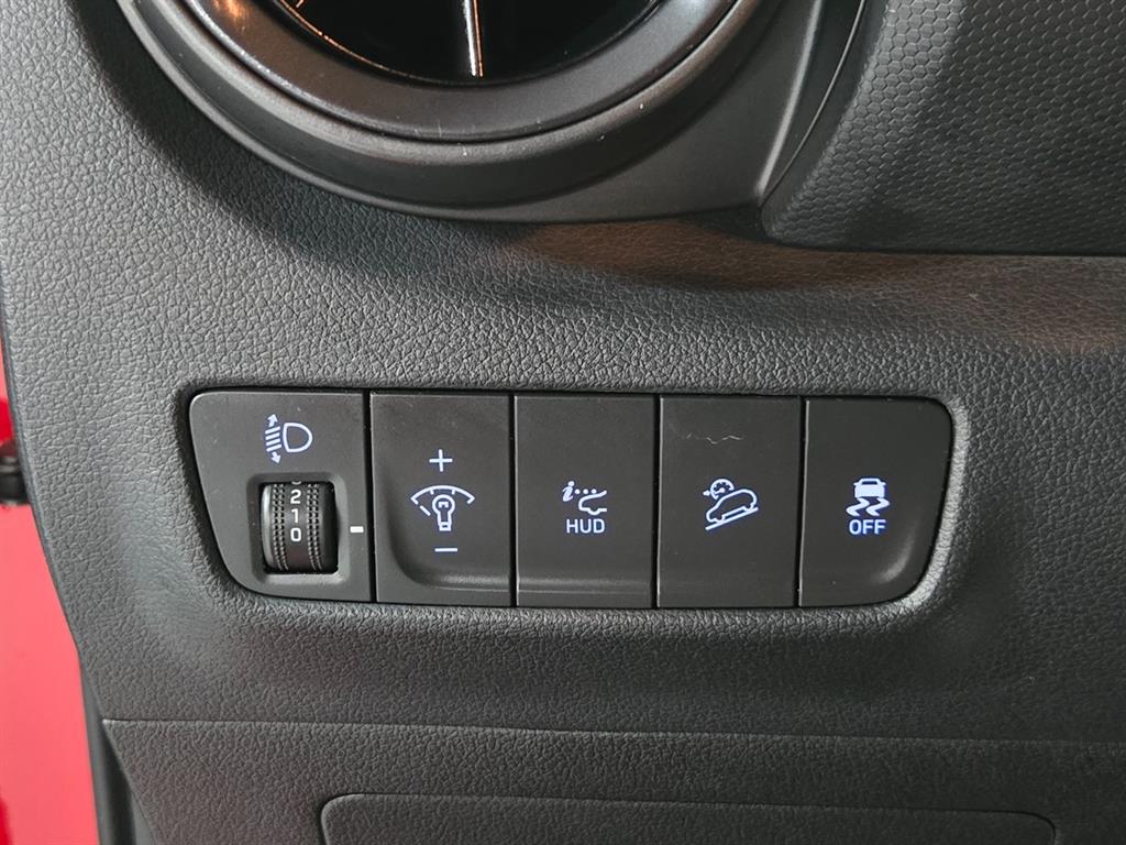 Hyundai Kona — photo 17
