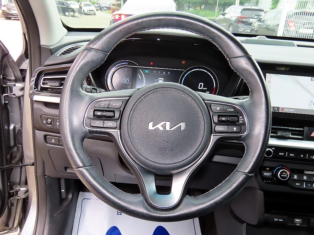 Kia Niro — photo 08