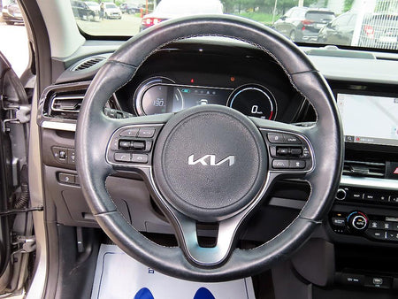 Kia Niro — photo 08